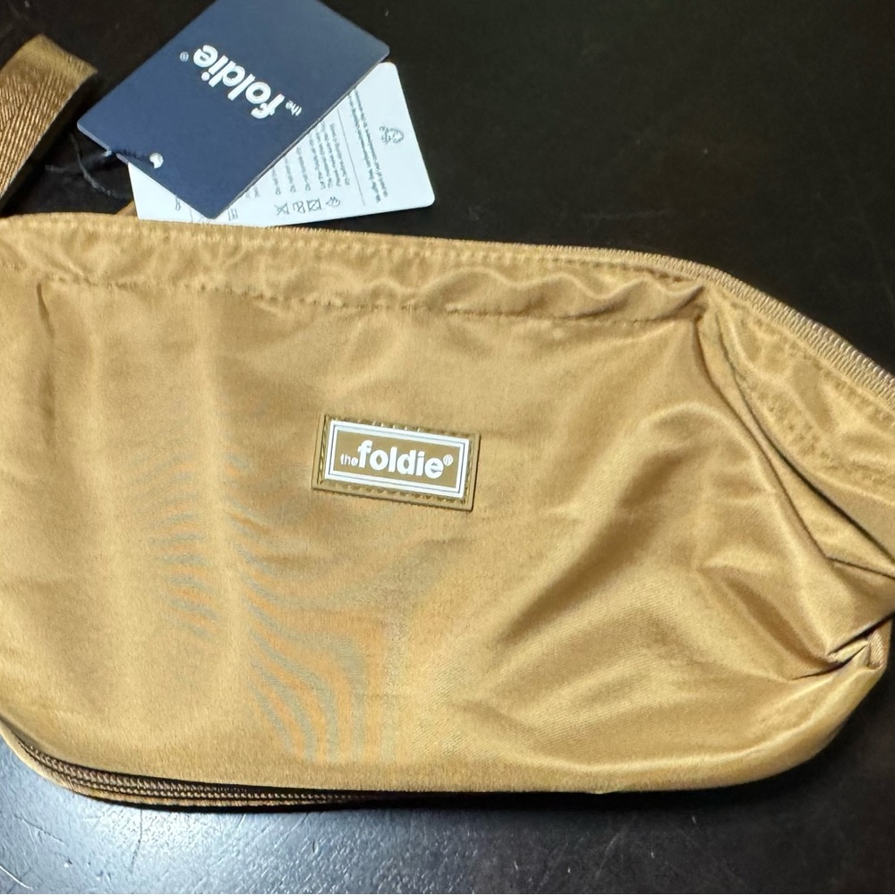 Tan Men's Toiletry Bag
